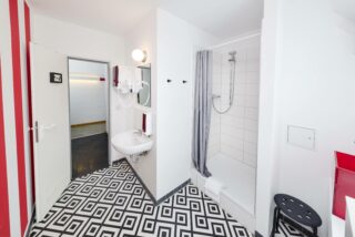 shared bathrooms in old town hostel berlin